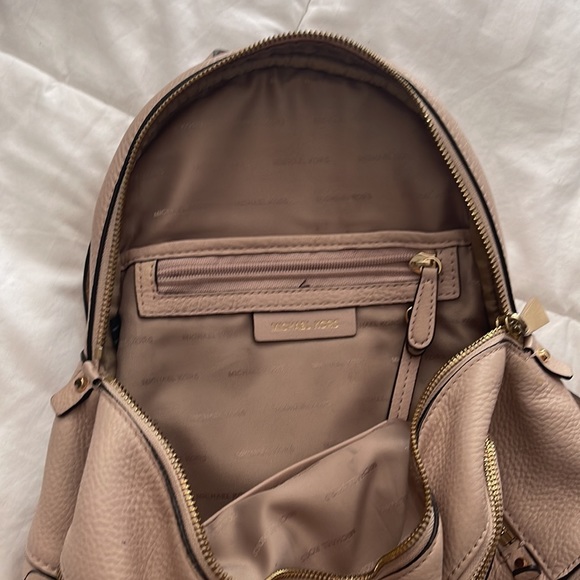 Michael Kors Bagpack - Picture 6 of 10